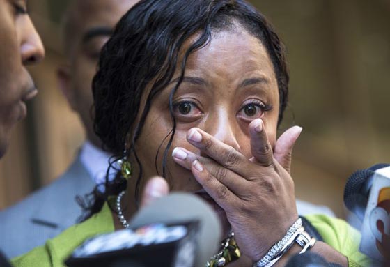 وضع ام امريكية 18 شهرا تحت المراقبة على ترك ابنيها في سيارة ساخنة صورة رقم 4 وضع ام امريكية 18 شهرا تحت المراقبة على ترك ابنيها في سيارة ساخنة صورة رقم 4