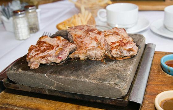 اللحوم البشرية.. نعم البشرية.. تغلق فندقا نيجيريا قدمها لنزلائه!! صورة رقم 1 اللحوم البشرية.. نعم البشرية.. تغلق فندقا نيجيريا قدمها لنزلائه!! صورة رقم 1