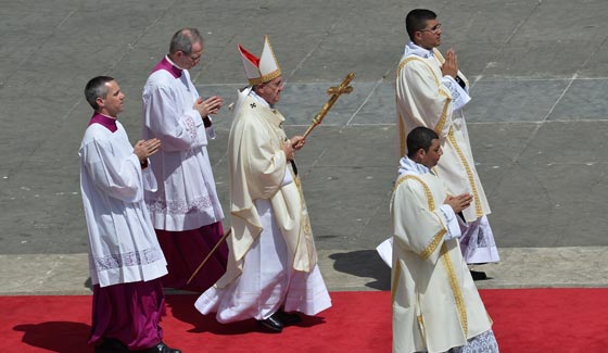 بمباركة باباوية.. قديستان فلسطينيتان تحلقان في سماء الفاتيكان صورة رقم 3 بمباركة باباوية.. قديستان فلسطينيتان تحلقان في سماء الفاتيكان صورة رقم 3