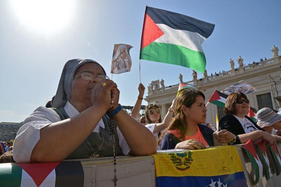 بمباركة باباوية.. قديستان فلسطينيتان تحلقان في سماء الفاتيكان صورة رقم 10 بمباركة باباوية.. قديستان فلسطينيتان تحلقان في سماء الفاتيكان صورة رقم 10