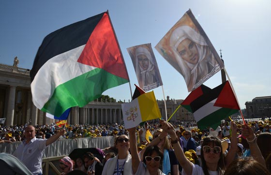 بمباركة باباوية.. قديستان فلسطينيتان تحلقان في سماء الفاتيكان صورة رقم 19 بمباركة باباوية.. قديستان فلسطينيتان تحلقان في سماء الفاتيكان صورة رقم 19