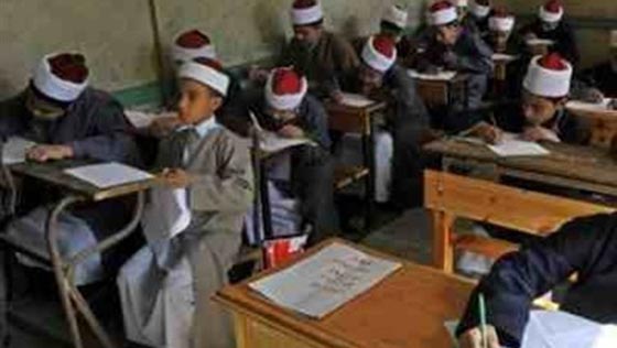  معاقبة موجه لغوي اختبر طلابه بسؤال عن عيوب في آية قرآنية صورة رقم 4