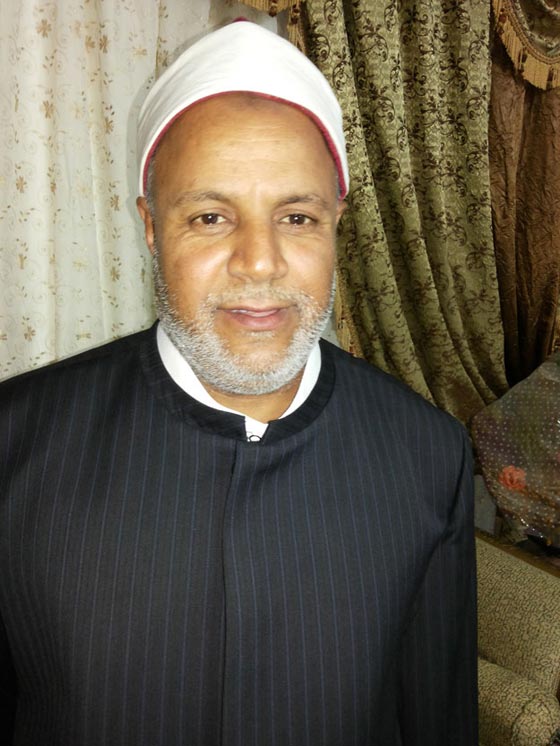  معاقبة موجه لغوي اختبر طلابه بسؤال عن عيوب في آية قرآنية صورة رقم 3