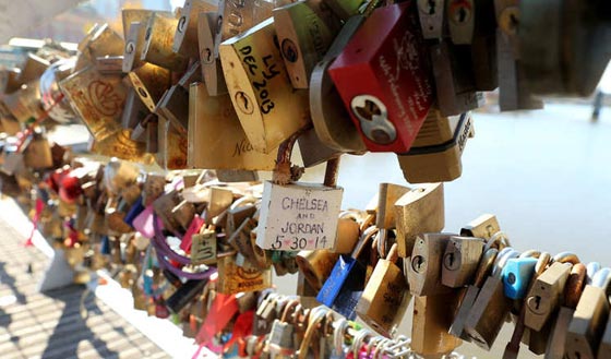 استراليا تحطم قلوب الاحبة مرة أخرى بازالة أقفال الحب من جسر ساوث غيت صورة رقم 2