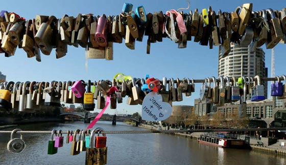 استراليا تحطم قلوب الاحبة مرة أخرى بازالة أقفال الحب من جسر ساوث غيت صورة رقم 3