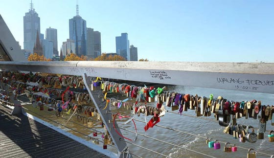 استراليا تحطم قلوب الاحبة مرة أخرى بازالة أقفال الحب من جسر ساوث غيت صورة رقم 6