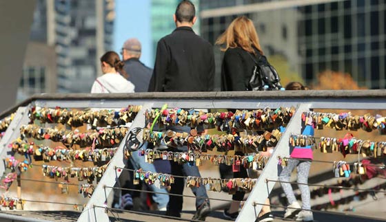 استراليا تحطم قلوب الاحبة مرة أخرى بازالة أقفال الحب من جسر ساوث غيت صورة رقم 7