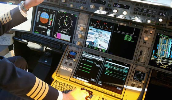  خبير امن الكتروني يسيطر على محرك طائرة بعد قرصنتها! صورة رقم 4