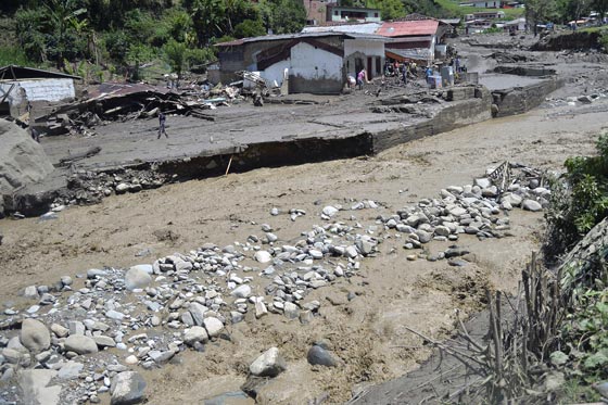 انهيار أرضي يزيل قرية كولومبية من الخارطة ويقتل العشرات صورة رقم 5