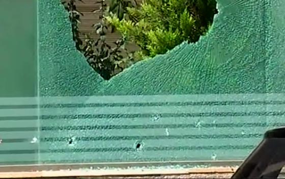 لبنان يهتز.. رجل يطلق ثلاثين رصاصة على زوجته غير عابئ بصراخ ابنائه صورة رقم 5 لبنان يهتز.. رجل يطلق ثلاثين رصاصة على زوجته غير عابئ بصراخ ابنائه صورة رقم 5