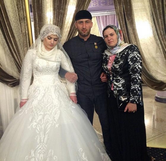 زواج مراهقة من ضابط شرطة تحت تهديدها بالخطف يثير موجة غضب صورة رقم 2 زواج مراهقة من ضابط شرطة تحت تهديدها بالخطف يثير موجة غضب صورة رقم 2