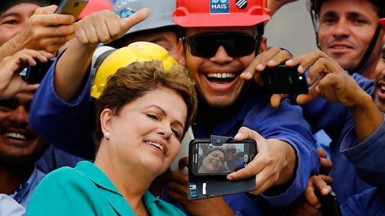 بالصور.. سيلفي وزعيم بلادي خلفي! صورة رقم 1