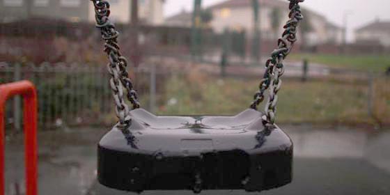 ام تتحدى موت طفلها بوضعه على ارجوحة في حديقة.. مدة طويلة!! صورة رقم 1