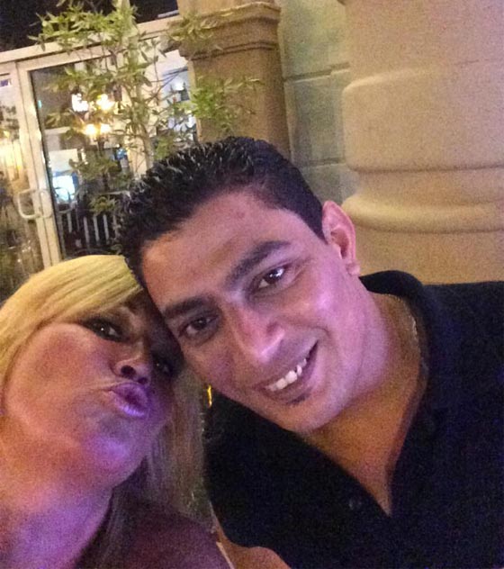 الداخلية المصرية تحقق في صور فاحشة لضباط أمن مع سائحة.. شاهد صورة رقم 7 الداخلية المصرية تحقق في صور فاحشة لضباط أمن مع سائحة.. شاهد صورة رقم 7