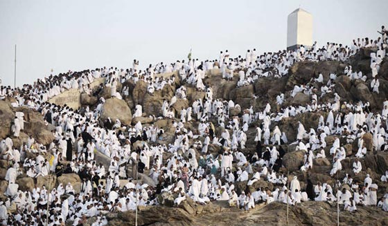 بالصور.. الطقوس الدينية والحجيج لاتباع الديانات المختلفة حول العالم صورة رقم 8