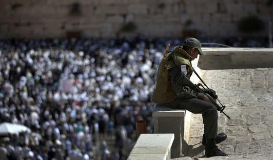 بالصور.. الطقوس الدينية والحجيج لاتباع الديانات المختلفة حول العالم صورة رقم 17
