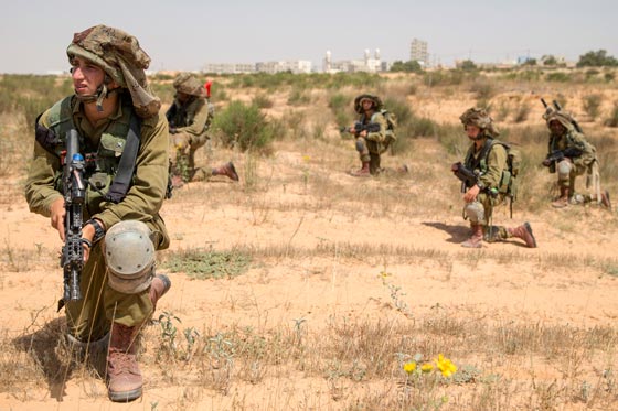 اسرائيل تُصبّح على غزة هاشم بدستة من الغارات الجوية  المجنونة صورة رقم 3