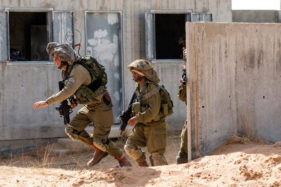 اسرائيل تُصبّح على غزة هاشم بدستة من الغارات الجوية  المجنونة صورة رقم 4