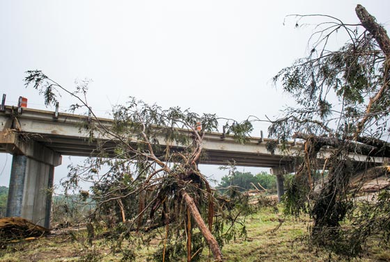 عواصف تكساس واوكلاهوما تبتلع 15 امريكيا وتختطفهم من بين يدي الحياة!! صورة رقم 4 عواصف تكساس واوكلاهوما تبتلع 15 امريكيا وتختطفهم من بين يدي الحياة!! صورة رقم 4