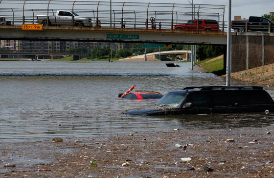 عواصف تكساس واوكلاهوما تبتلع 15 امريكيا وتختطفهم من بين يدي الحياة!! صورة رقم 8 عواصف تكساس واوكلاهوما تبتلع 15 امريكيا وتختطفهم من بين يدي الحياة!! صورة رقم 8