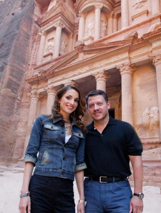 الملك الاردني يروي تفاصيل تعرفه على زوجته رانيا  وكيفية عرضه الارتباط بها صورة رقم 3