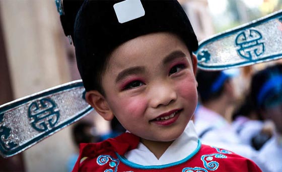 هونغ كونغ  تحتفل بآلهة البحر وتحيي اسطورة الريح والبحارة الصينيين صورة رقم 1