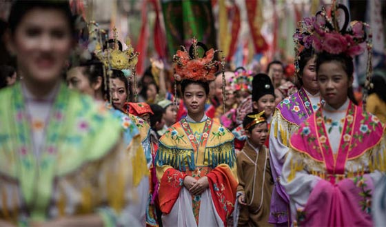 هونغ كونغ  تحتفل بآلهة البحر وتحيي اسطورة الريح والبحارة الصينيين صورة رقم 11