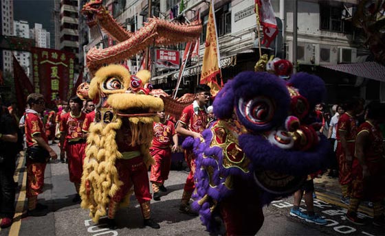 هونغ كونغ  تحتفل بآلهة البحر وتحيي اسطورة الريح والبحارة الصينيين صورة رقم 4