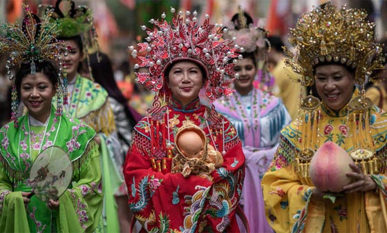 هونغ كونغ  تحتفل بآلهة البحر وتحيي اسطورة الريح والبحارة الصينيين صورة رقم 7