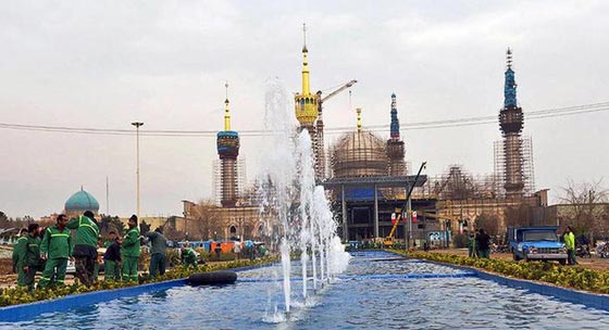 الخميني جاء لنصرة الضعفاء وتبلغ كلفة ضريحه ملياري دولار صورة رقم 4