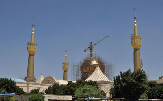 الخميني جاء لنصرة الضعفاء وتبلغ كلفة ضريحه ملياري دولار صورة رقم 5