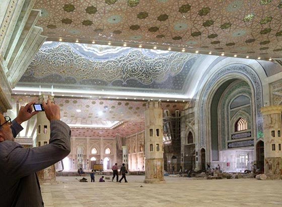 الخميني جاء لنصرة الضعفاء وتبلغ كلفة ضريحه ملياري دولار صورة رقم 10