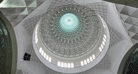 الخميني جاء لنصرة الضعفاء وتبلغ كلفة ضريحه ملياري دولار صورة رقم 12