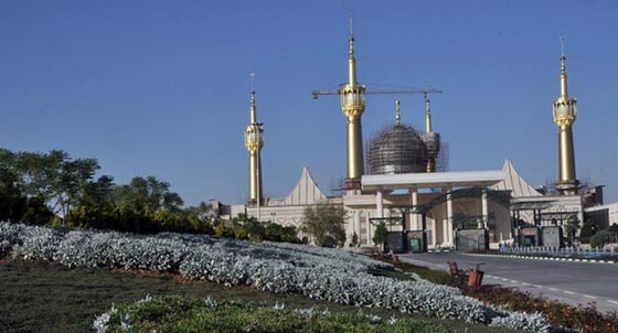 الخميني جاء لنصرة الضعفاء وتبلغ كلفة ضريحه ملياري دولار صورة رقم 2