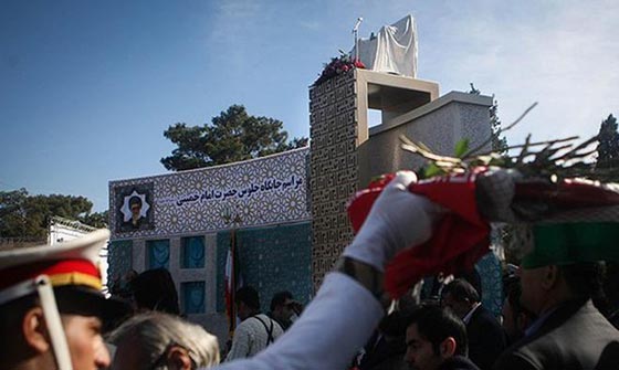 الخميني جاء لنصرة الضعفاء وتبلغ كلفة ضريحه ملياري دولار صورة رقم 15