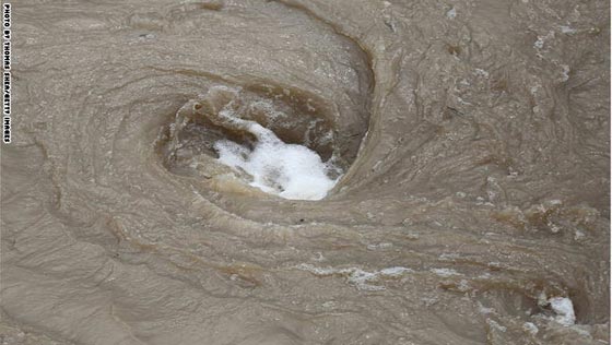 اوباما يعلن: فيضانات واعاصير تكساس كارثة كبرى.. شاهد الصور صورة رقم 1