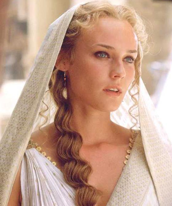 أجمل نساء الكون: هربت مع عشيقها واشعلت الحرب فاحتجزت في مصر صورة رقم 1