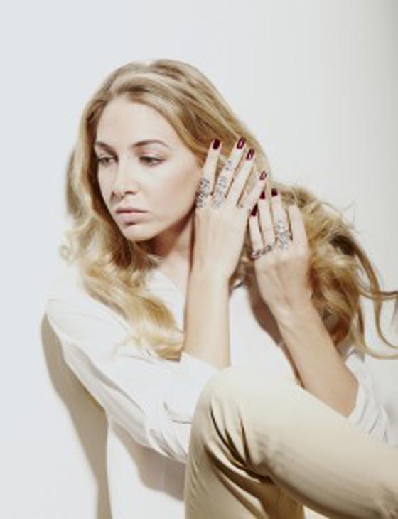 بعد امل علم الدين.. لبنانية اخرى تزج بملياردير عالمي في القفص الذهبي صورة رقم 7