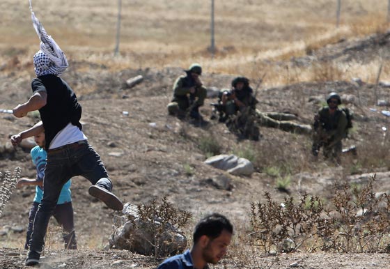 دولة قانون.. اسرائيل تفرض عقوبة السجن حتى 35 عاما لاطفال الحجارة صورة رقم 6 دولة قانون.. اسرائيل تفرض عقوبة السجن حتى 35 عاما لاطفال الحجارة صورة رقم 6