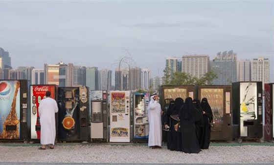 صور الامارات والتناقض بين التقاليد والحداثة صورة رقم 12 صور الامارات والتناقض بين التقاليد والحداثة صورة رقم 12