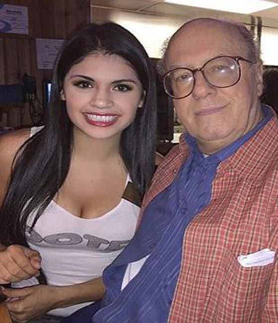 بالصور.. نادلة في مطعم تتبرع بكليتها لأحد الزبائن الدائمين صورة رقم 2