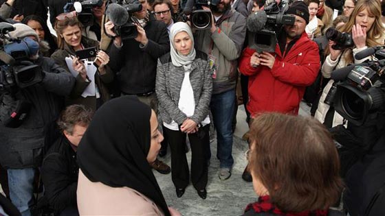 المحكمة العليا بأمريكا تدين شركة رفضت تشغيل مسلمة بسبب الحجاب صورة رقم 2