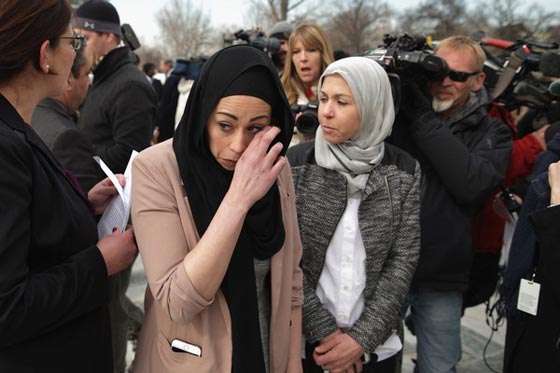 المحكمة العليا بأمريكا تدين شركة رفضت تشغيل مسلمة بسبب الحجاب صورة رقم 6