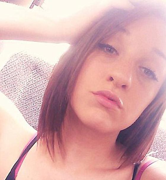 متملصة من دفع اجرة التاكسي تقف امام حكمين كل منهما امر من الاخر.. ساعدها في الاختيار صورة رقم 5