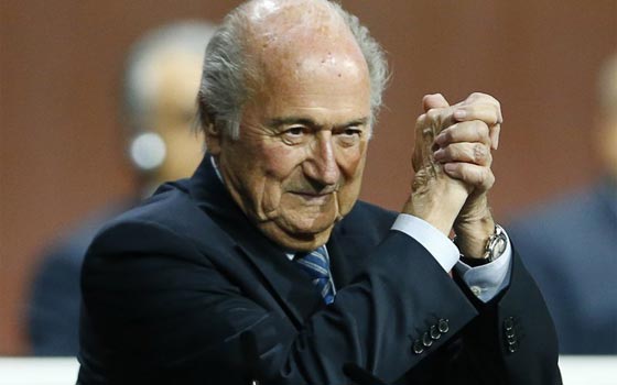 فضيحة مالية تدفع رئيس الفيفا للاستقالة والتنازل عن عرشه المرمري صورة رقم 2