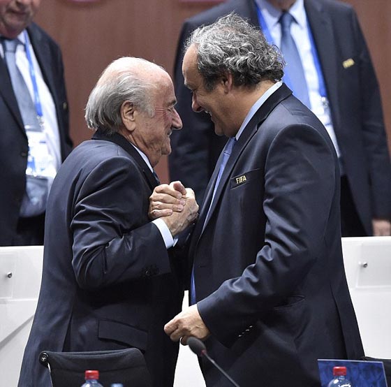 فضيحة مالية تدفع رئيس الفيفا للاستقالة والتنازل عن عرشه المرمري صورة رقم 3