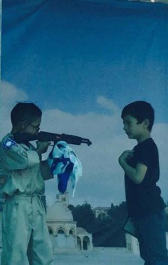 مسرحية اطفال بالقدس تصور قتل فلسطيني على يد جندي تثير ضجة صورة رقم 1