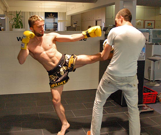 بطل العالم في الملاكمة الالماني فالديت غاشي ينضم الى داعش صورة رقم 3