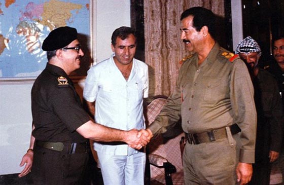 شهادة حية يقدمها جيمس بيكر عن طارق عزيز واللحظات الاخيرة.. قبل الحرب صورة رقم 15