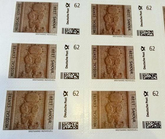 من المانيا بكل الحب.. حنظلة يدعم القطاع الصحي الفلسطيني بطابع بريد يحمل صورته صورة رقم 1